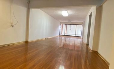 VENTA AMPLIA CASA REMODELADA 4 DORM- GARAGE 4 AUTOS URB LA CAPULLANA - SURCO