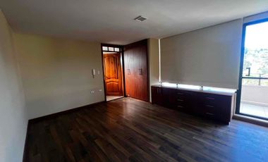 amplia propiedad en venta edificio casa en venta con terreno y área verde sector MONAY con departamentos full renteros