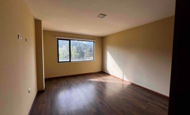 amplia propiedad en venta edificio casa en venta con terreno y área verde sector MONAY con departamentos full renteros