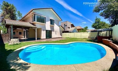 LOS ANDES - ARRIENDO CASA 4D 3B PISCINA - COND. CAMINO DEL INCA