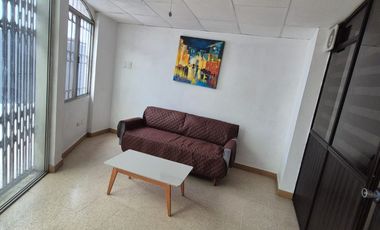 Suite Amoblada en Alquiler en Lomas de Urdesa, Planta Baja, 1 Habitación, 1 Baño, Garaje.