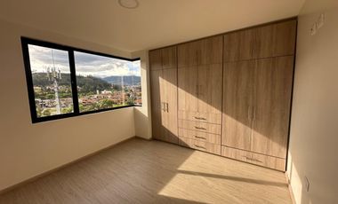 AMPLIA CASA DE LUJO EN LA MEJOR ZONA DE CHARASOL