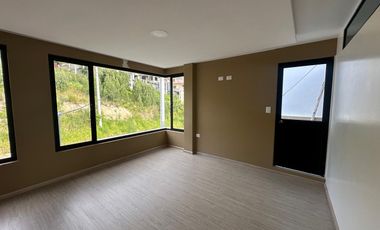 AMPLIA CASA DE LUJO EN LA MEJOR ZONA DE CHARASOL