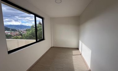 AMPLIA CASA DE LUJO EN LA MEJOR ZONA DE CHARASOL