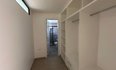 AMPLIA CASA DE LUJO EN LA MEJOR ZONA DE CHARASOL