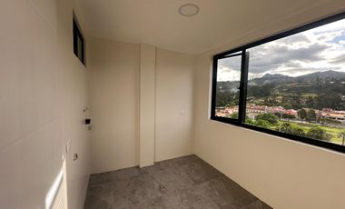 AMPLIA CASA DE LUJO EN LA MEJOR ZONA DE CHARASOL