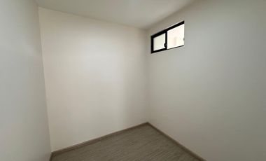 AMPLIA CASA DE LUJO EN LA MEJOR ZONA DE CHARASOL