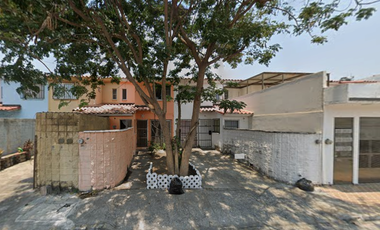 CASA DE RECUPERACIÓN BANCARIA EN CALLE CIRCUITO 3, FRACC. GEOVILLAS RINCÓN DE LOS PINOS, VERACRUZ. ¡NO SE ACEPTAN CRÉDITOS!