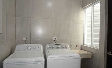 Casa en renta en Valle Azul Apodaca Nuevo León frente a parque.