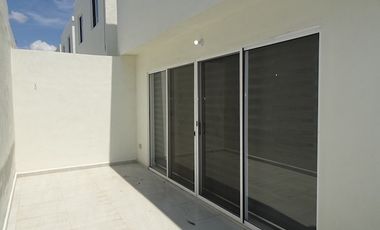 Casa en renta en Valle Azul Apodaca Nuevo León frente a parque.