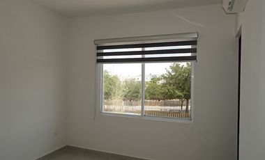 Casa en renta en Valle Azul Apodaca Nuevo León frente a parque.