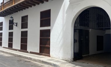🏡 CASA MUÑOL – OPORTUNIDAD ÚNICA EN EL CENTRO HISTÓRICO DE CARTAGENA