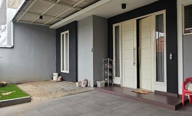 Rumah Manyar Minimalis