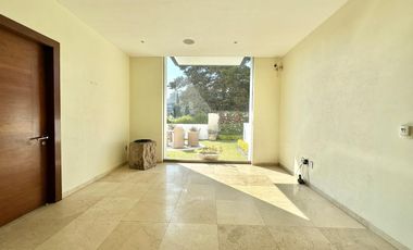 LA HERRADURA: SE VENDE Casa con ELEVADOR.  740 m2 de Terreno y 943 m2 de Construcción