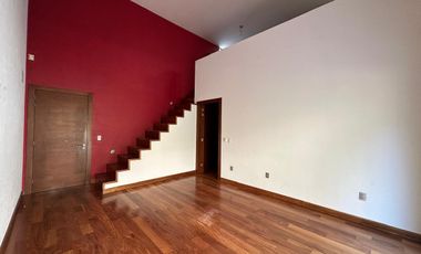 LA HERRADURA: SE VENDE Casa con ELEVADOR.  740 m2 de Terreno y 943 m2 de Construcción