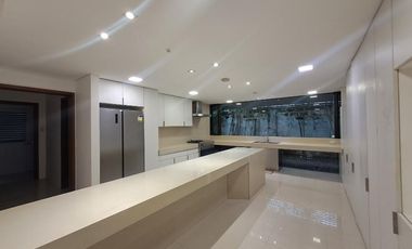 Dramatic House and Lot for Lease in Dasmarinas Village