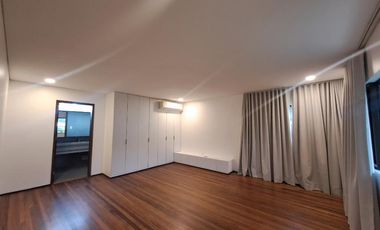 Dramatic House and Lot for Lease in Dasmarinas Village