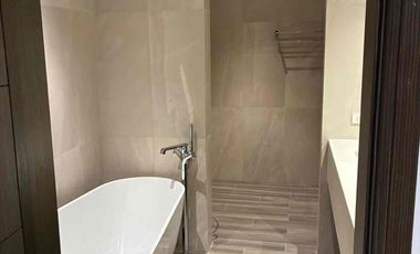 🏷️ FOR LEASE – Park Central Towers | ₱350,000/month✨