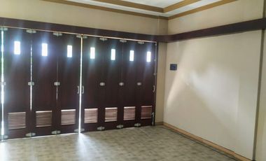 Rumah Mewah 2 lantai Renovasi Total Siap Huni