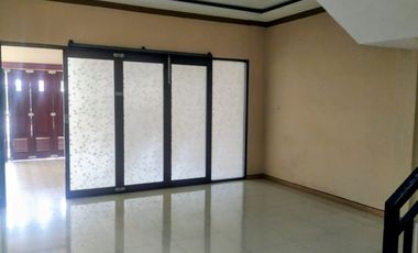 Rumah Mewah 2 lantai Renovasi Total Siap Huni