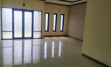 Rumah Mewah 2 lantai Renovasi Total Siap Huni
