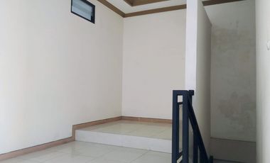 Rumah Mewah 2 lantai Renovasi Total Siap Huni