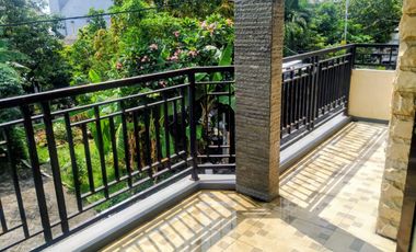 Rumah Mewah 2 lantai Renovasi Total Siap Huni