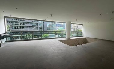 FOR LEASE 4BR UNIT BGC