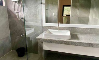 Spacious 5BR House in Muntinlupa with 4 Car Garage for Sale!