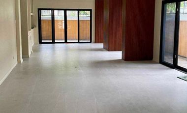 Spacious 5BR House in Muntinlupa with 4 Car Garage for Sale!