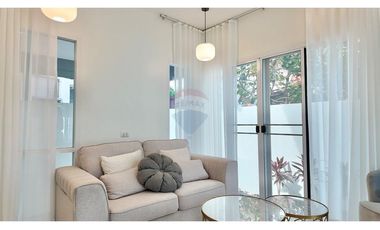 Mountain view 3 Bedroom House for Sale in Taling Ngam, Koh Samui
