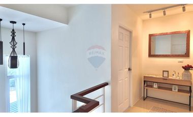 Mountain view 3 Bedroom House for Sale in Taling Ngam, Koh Samui