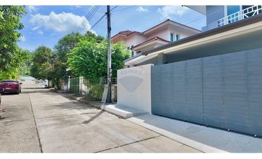 Mountain view 3 Bedroom House for Sale in Taling Ngam, Koh Samui