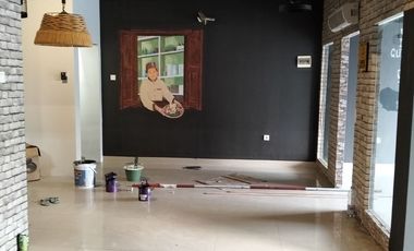 Disewakan ruko 3 lantai gandeng di tamansurya 5