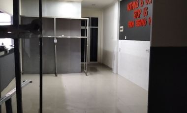 Disewakan ruko 3 lantai gandeng di tamansurya 5
