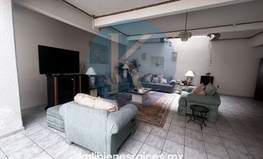 Oportunidad Para Inversionistas, 2318 m2 uso de Suelo H.333.B dos casas mas cancha de uso multiple