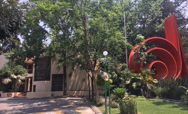 Casa en venta en El Bosque, Tlalpan — Excelente oportunidad para remodelar
