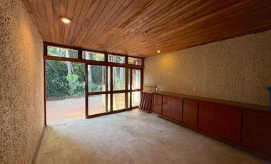 Casa en venta en El Bosque, Tlalpan — Excelente oportunidad para remodelar