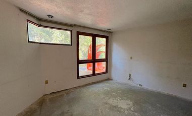 Casa en venta en El Bosque, Tlalpan — Excelente oportunidad para remodelar