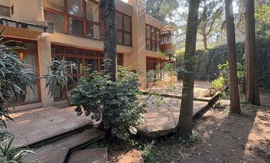 Casa en venta en El Bosque, Tlalpan — Excelente oportunidad para remodelar