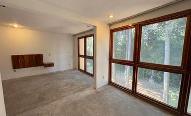 Casa en venta en El Bosque, Tlalpan — Excelente oportunidad para remodelar