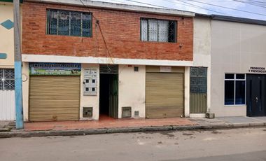 CASA EN VENTA - SIBATE - BARRIO DEL CARMEN