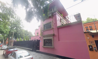 CASA DE LUJO EN REMATE UBICADA EN SANTA CATARINA, COYOACAN, CDMX