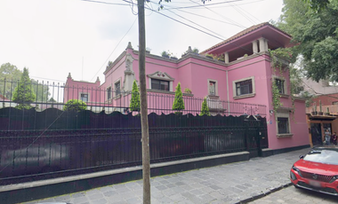 CASA DE LUJO EN REMATE UBICADA EN SANTA CATARINA, COYOACAN, CDMX