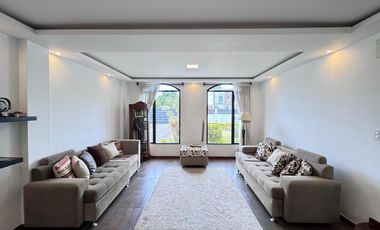 Casa de venta, 4 dormitorios, sector San Gabriel Valle de los Chillos