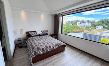 Casa de venta, 4 dormitorios, sector San Gabriel Valle de los Chillos