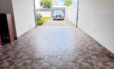 Casa de venta, 4 dormitorios, sector San Gabriel Valle de los Chillos