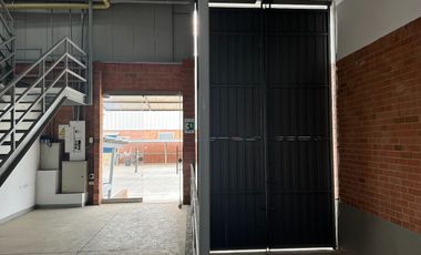 Bodega Alquilo 750 m2 En Conjunto $16.5 Millones Bodega En Conjunto Cerrado