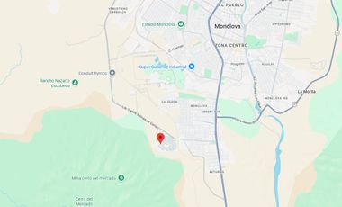 La propiedad ubicada en Antonio Balcarcel 1513, Colinas de Santiago, C.P. 25790, Monclova, Coahuila, corresponde a una casa en proceso de recuperación