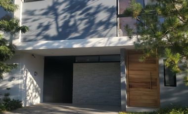 Casa en venta con acabados de lujo con el precio más bajo por m2